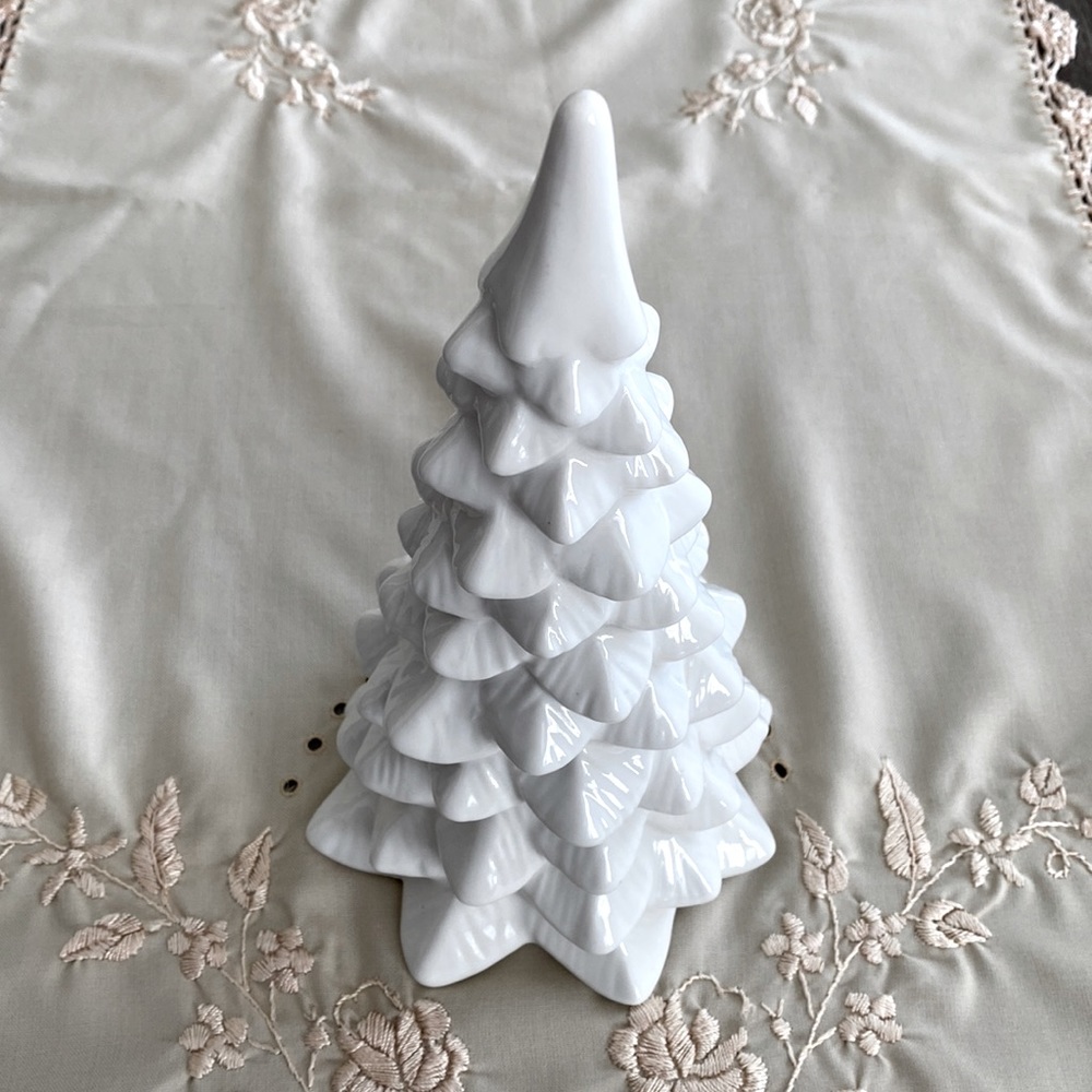 Christmas tree. Excellent condition